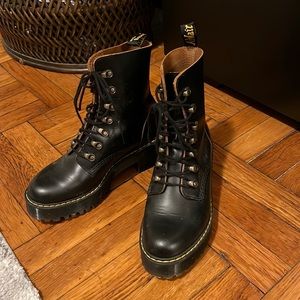 Dr Marten’s LEONA WOMEN'S VINTAGE SMOOTH LEATHER HEELED BOOTS